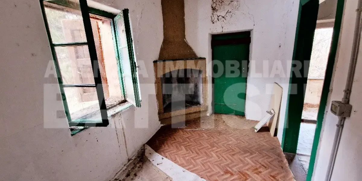 CASETTA INDIPENDENTE CON TERRENO