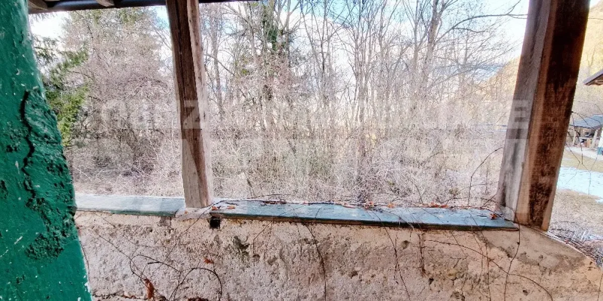 CASETTA INDIPENDENTE CON TERRENO