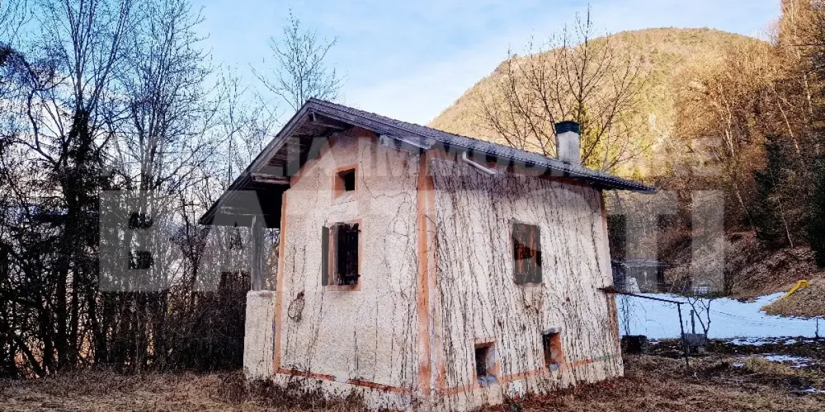 CASETTA INDIPENDENTE CON TERRENO