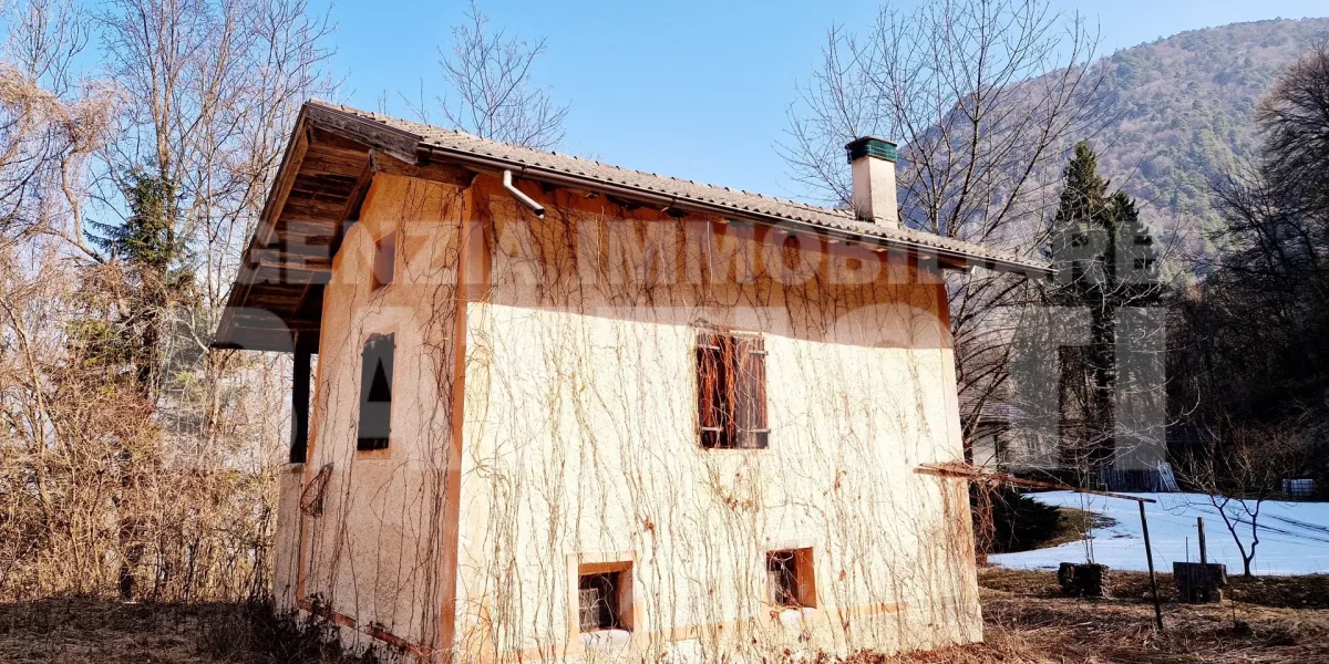 CASETTA INDIPENDENTE CON TERRENO