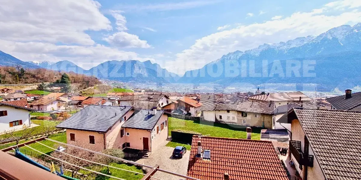 AMPIO E LUMINOSO ATTICO