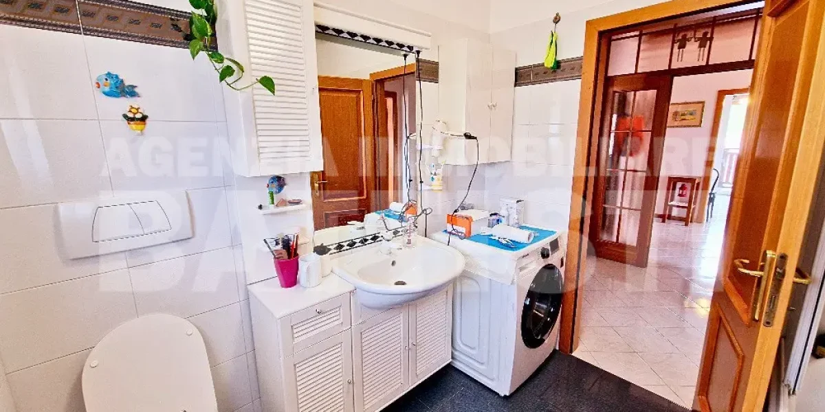 AMPIO E LUMINOSO ATTICO