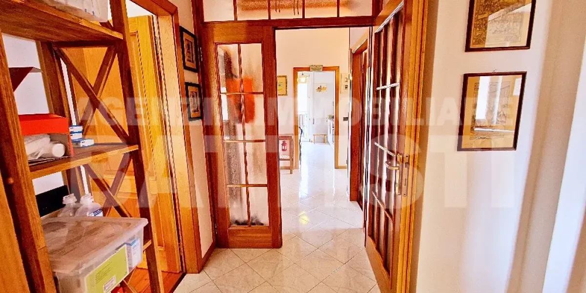 AMPIO E LUMINOSO ATTICO