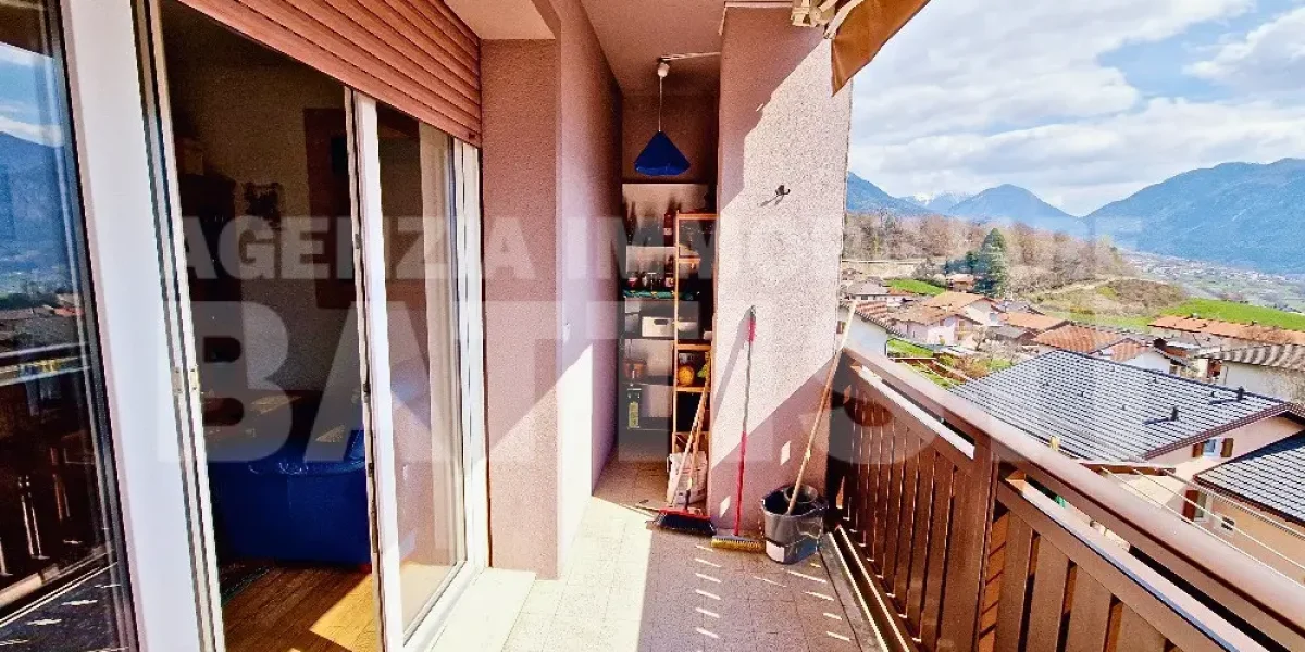 AMPIO E LUMINOSO ATTICO