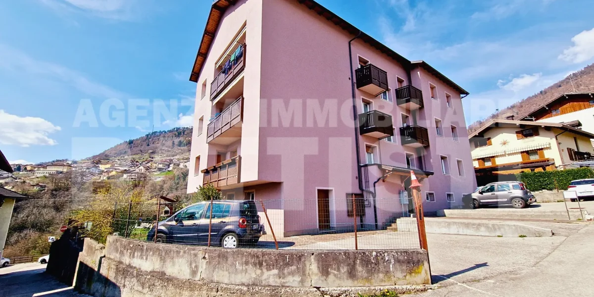 AMPIO E LUMINOSO ATTICO