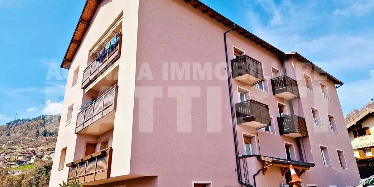 AMPIO E LUMINOSO ATTICO