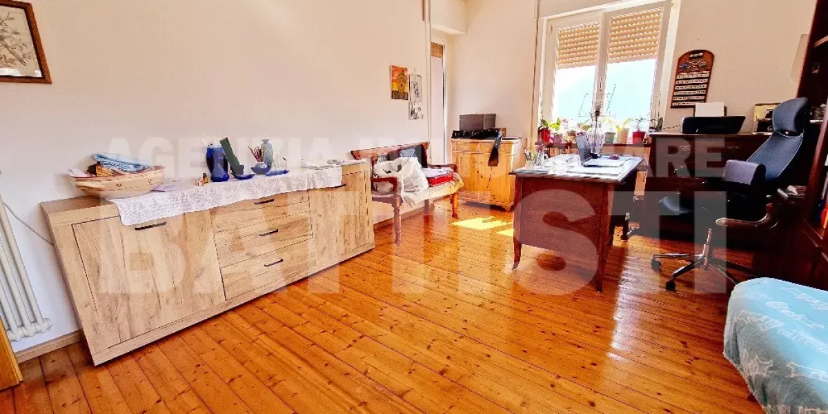 AMPIO E LUMINOSO ATTICO