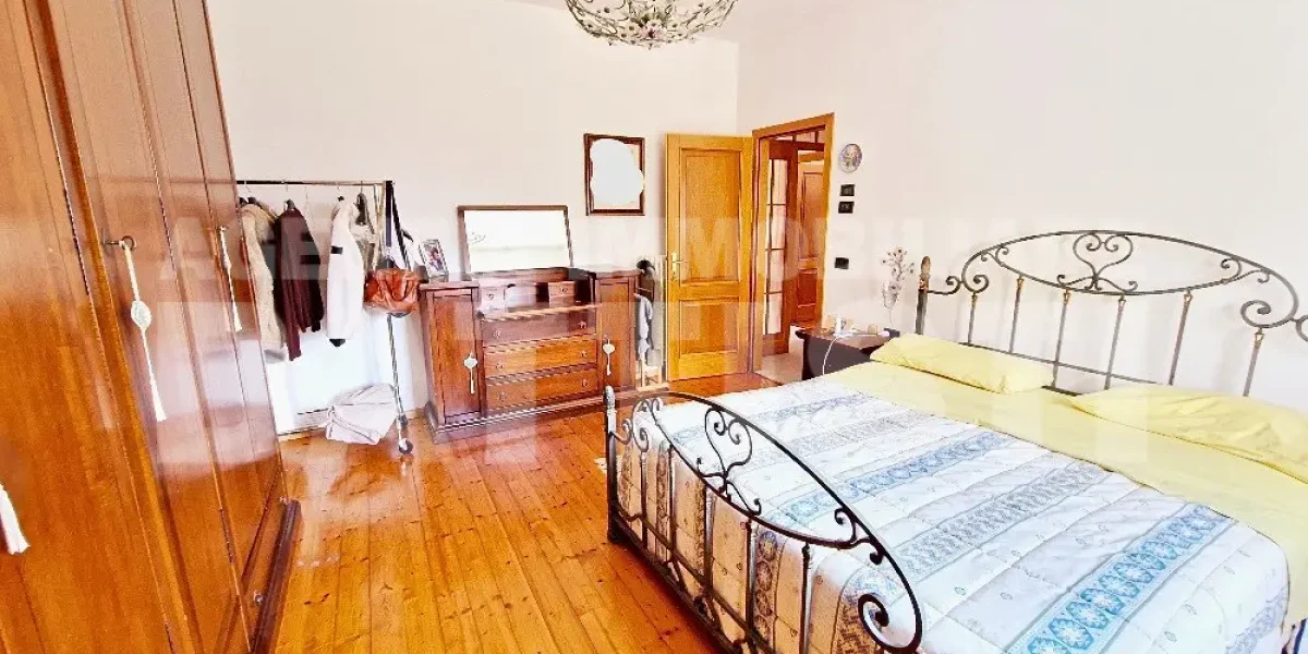 AMPIO E LUMINOSO ATTICO