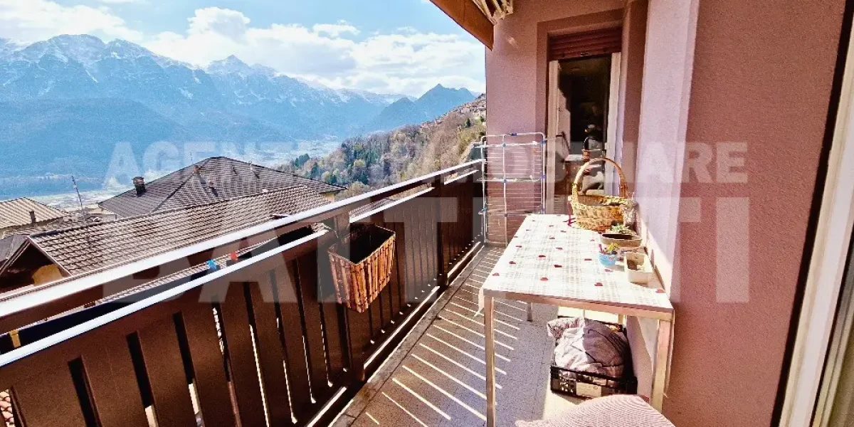 AMPIO E LUMINOSO ATTICO