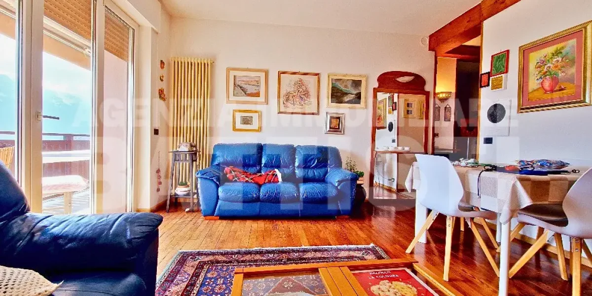 AMPIO E LUMINOSO ATTICO