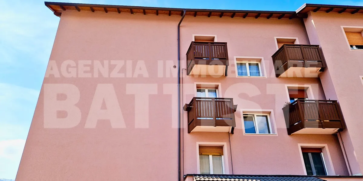 AMPIO E LUMINOSO ATTICO