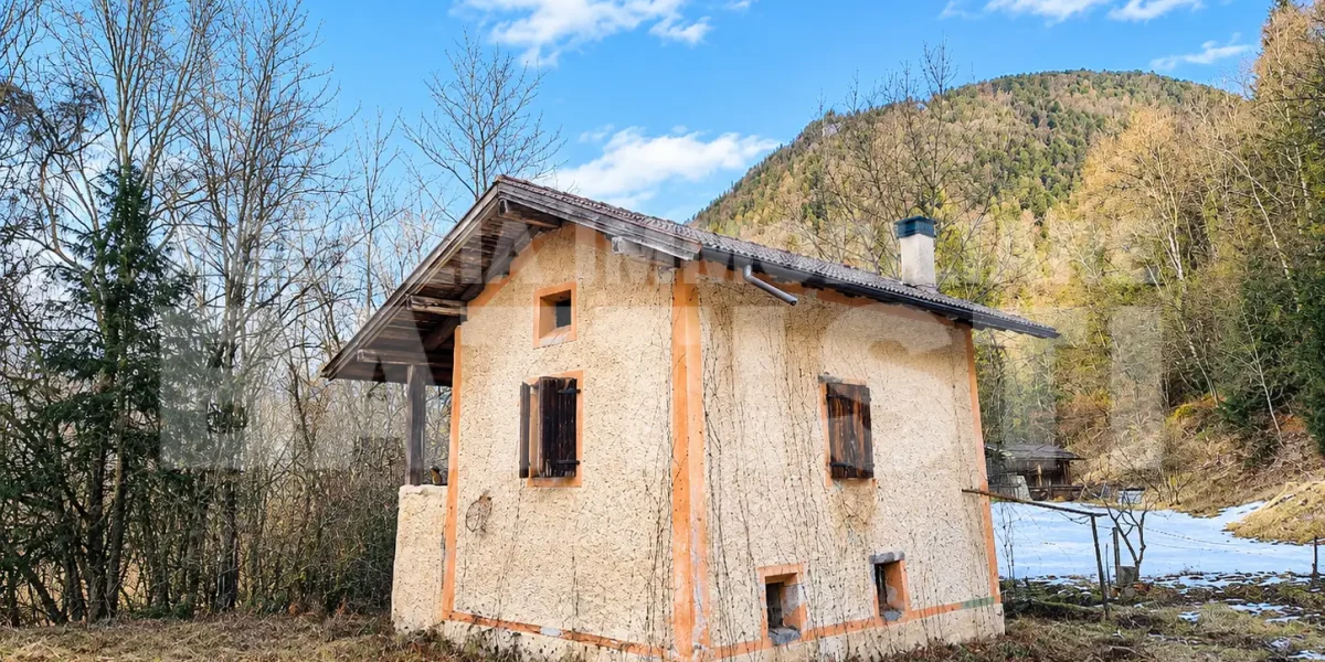 CASETTA INDIPENDENTE CON TERRENO