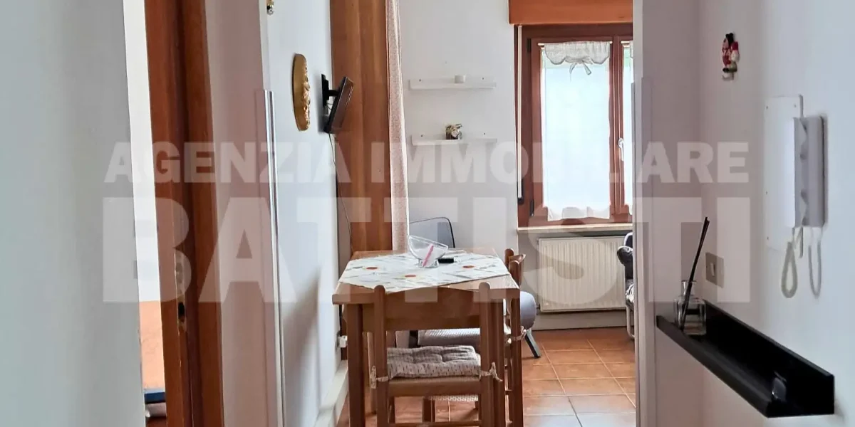 APPARTAMENTO CON TERRAZZO IN AFFITTO