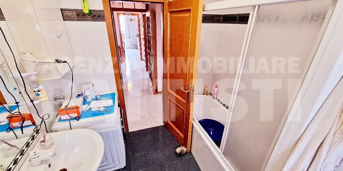 AMPIO E LUMINOSO ATTICO