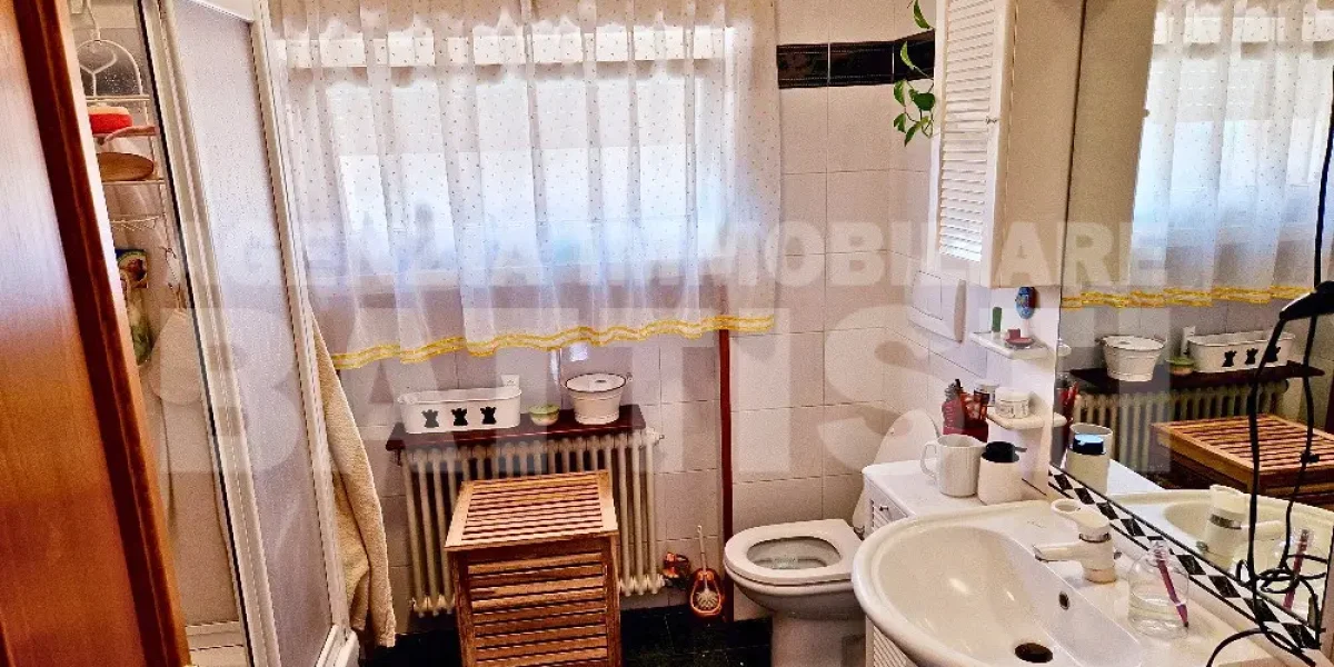 AMPIO E LUMINOSO ATTICO