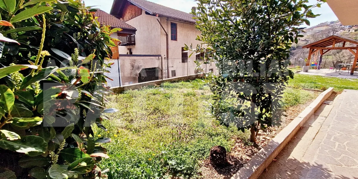 AMPIO E LUMINOSO ATTICO