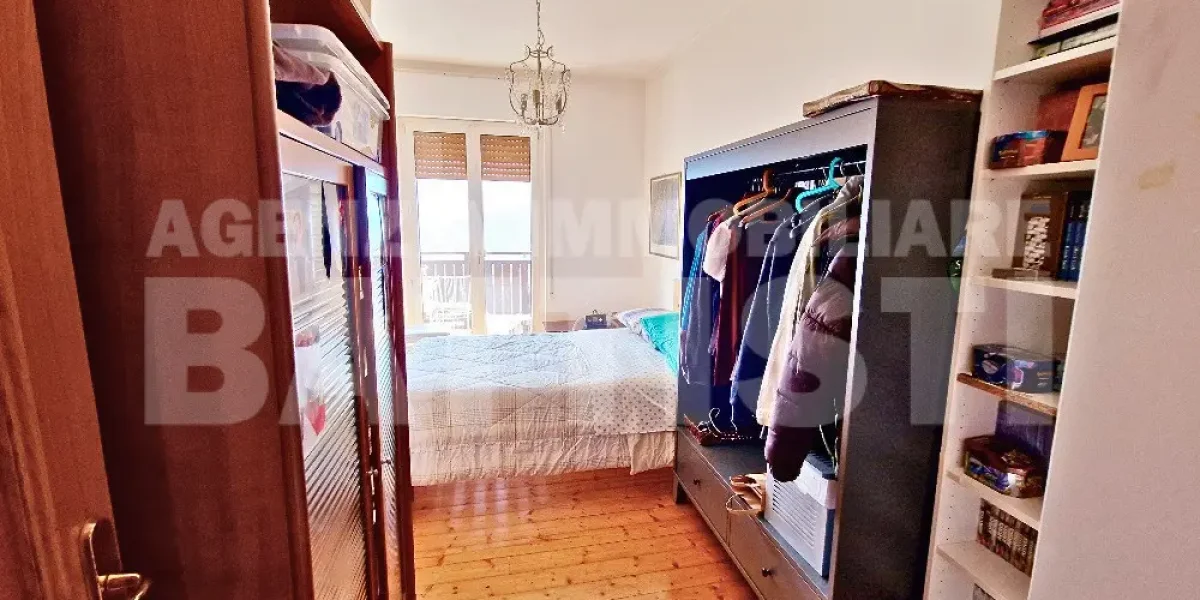 AMPIO E LUMINOSO ATTICO