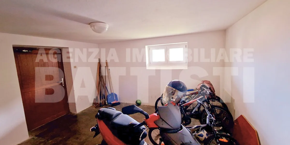 AMPIO E LUMINOSO ATTICO