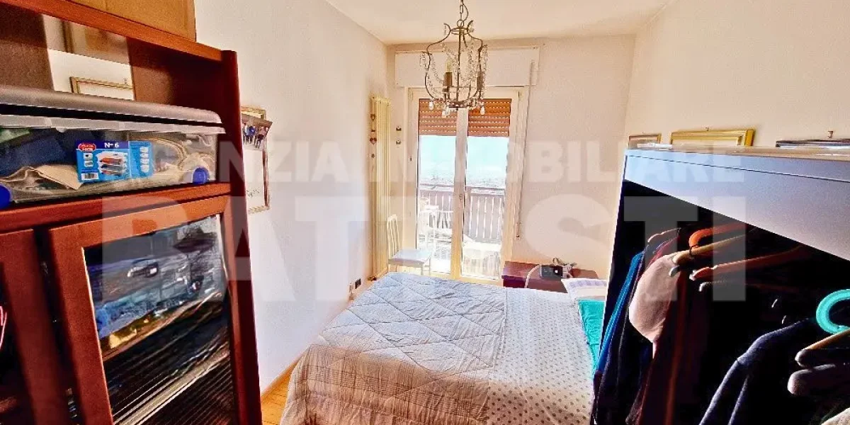 AMPIO E LUMINOSO ATTICO