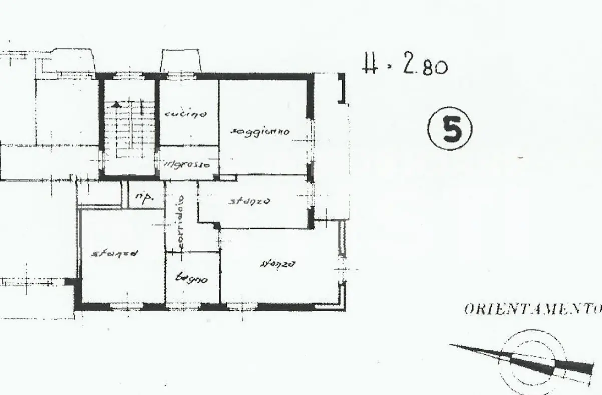 AMPIO E LUMINOSO ATTICO