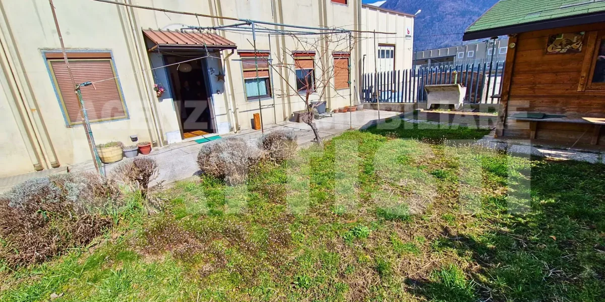 ALLOGGIO CON GIARDINO