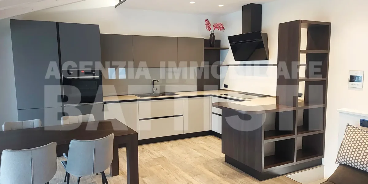 LUMINOSA PROPRIETÀ INDIPENDENTE