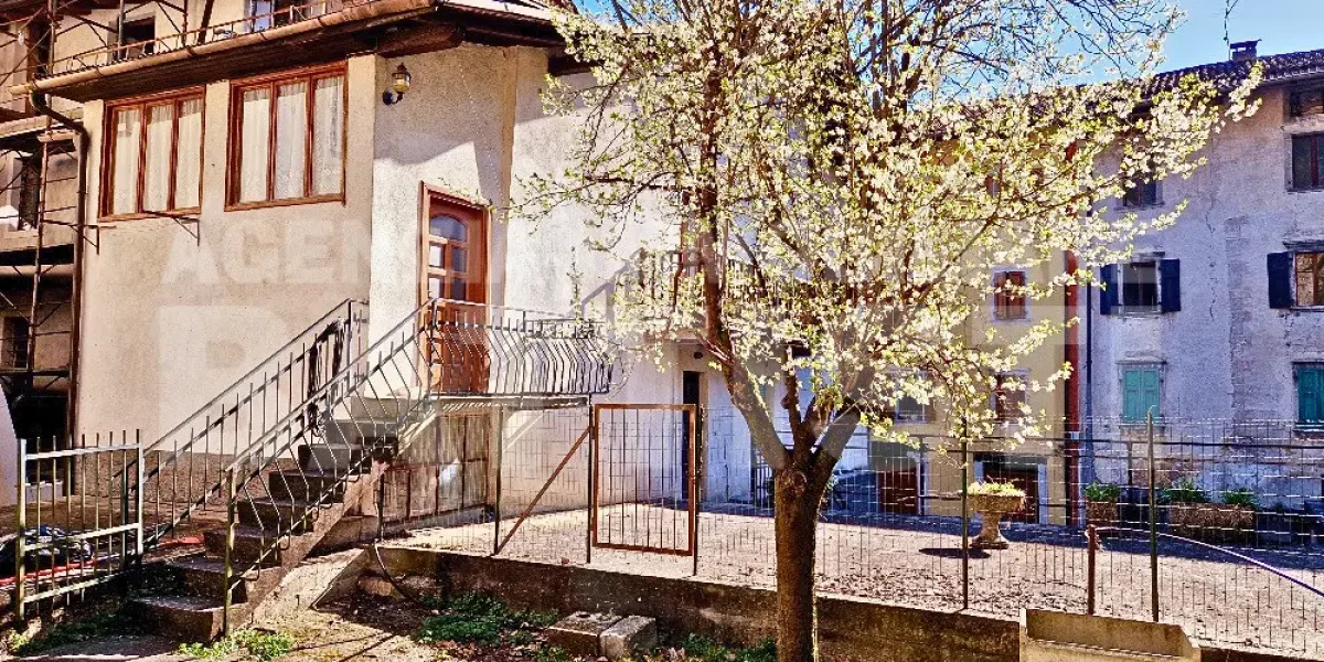 CASA INDIPENDENTE CON GIARDINO