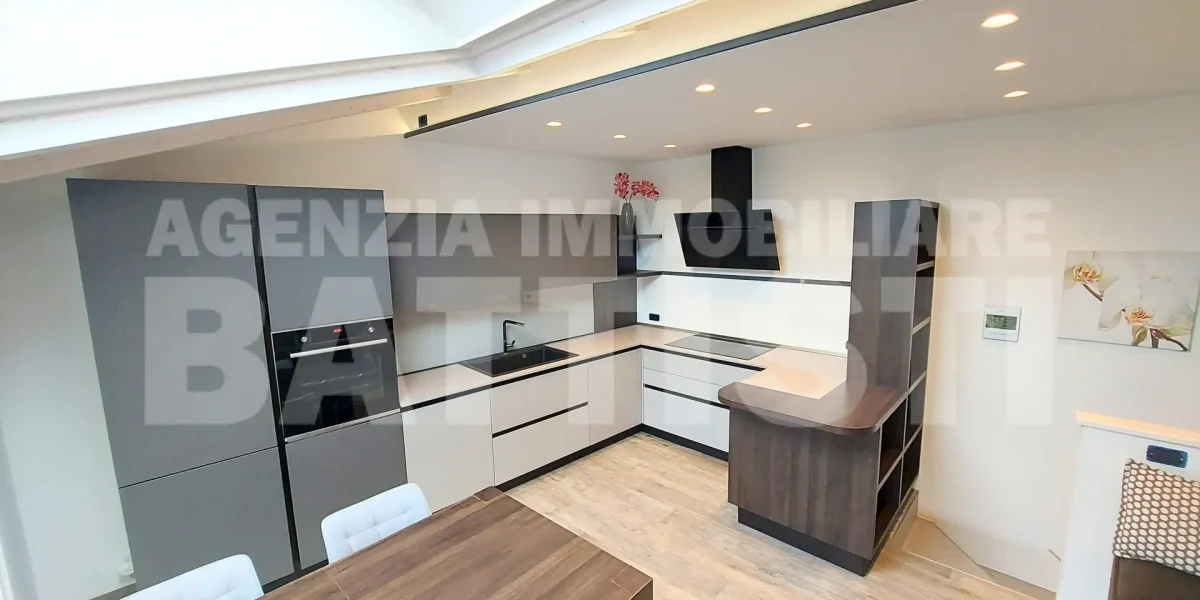 LUMINOSA PROPRIETÀ INDIPENDENTE