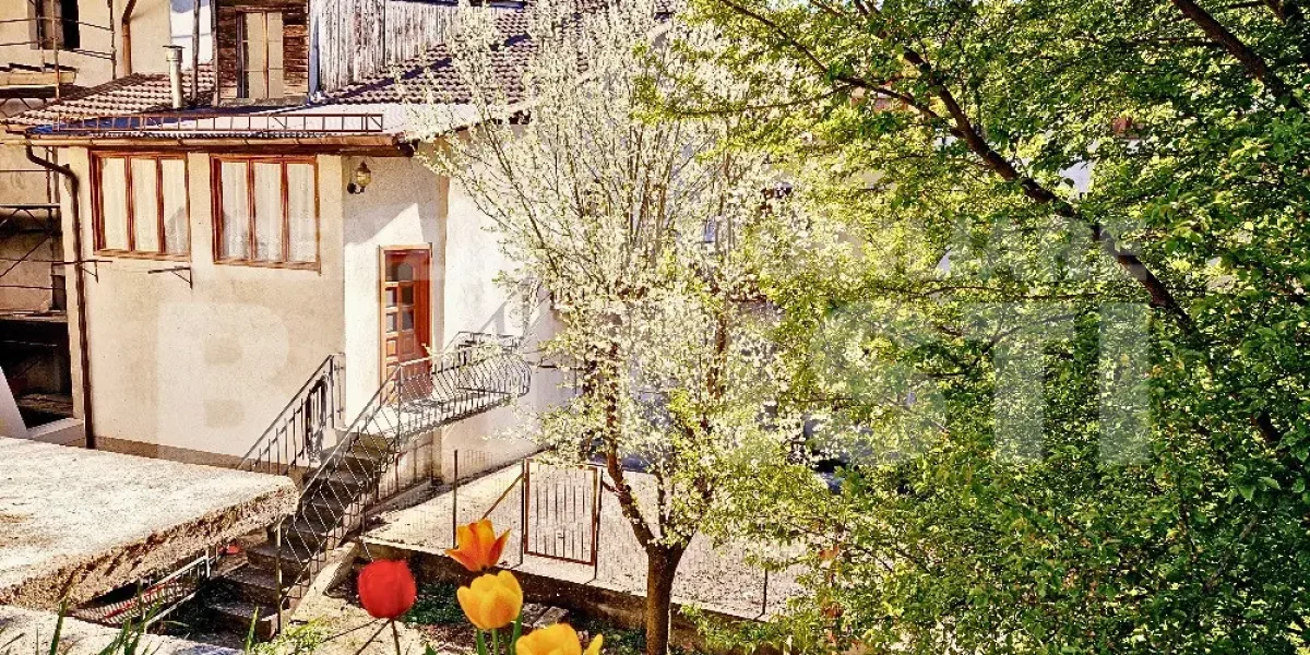 CASA INDIPENDENTE CON GIARDINO