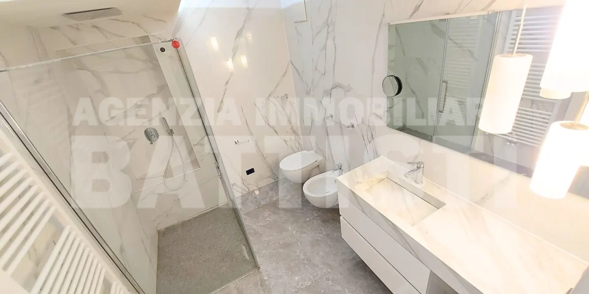 LUMINOSA PROPRIETÀ INDIPENDENTE