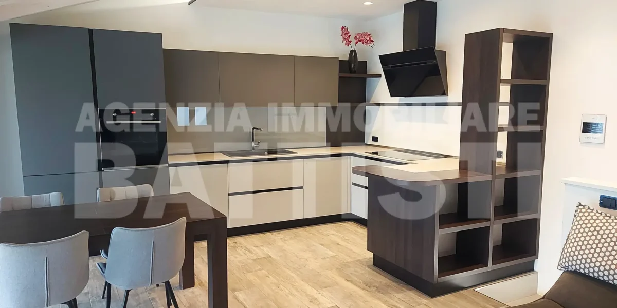 LUMINOSA PROPRIETÀ INDIPENDENTE