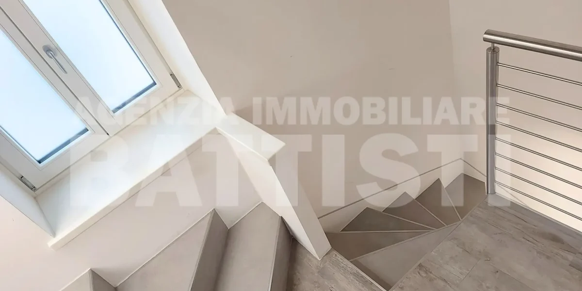 LUMINOSA PROPRIETÀ INDIPENDENTE