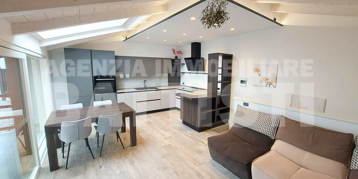 LUMINOSA PROPRIETÀ INDIPENDENTE