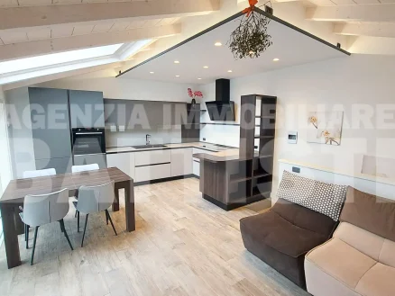 LUMINOSA PROPRIETÀ INDIPENDENTE