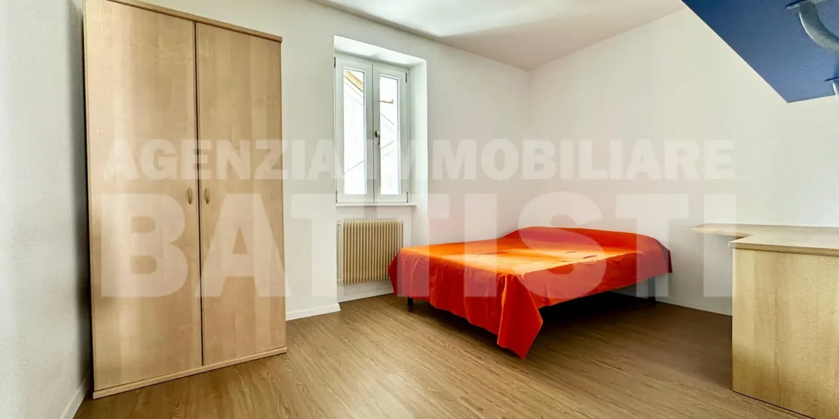 APPARTAMENTO ARREDATO CON GIARDINO