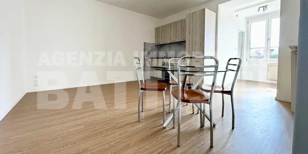 APPARTAMENTO ARREDATO CON GIARDINO