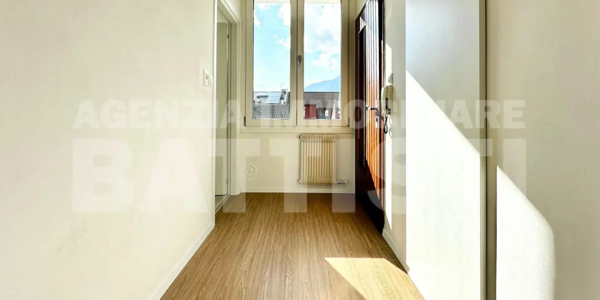 APPARTAMENTO ARREDATO CON GIARDINO