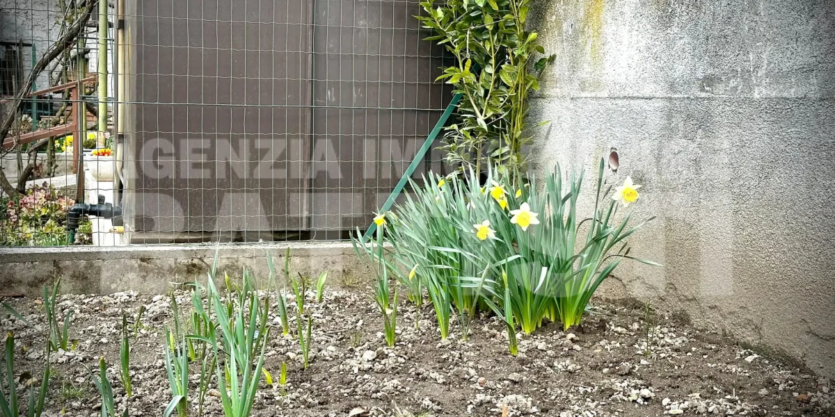 APPARTAMENTO ARREDATO CON GIARDINO