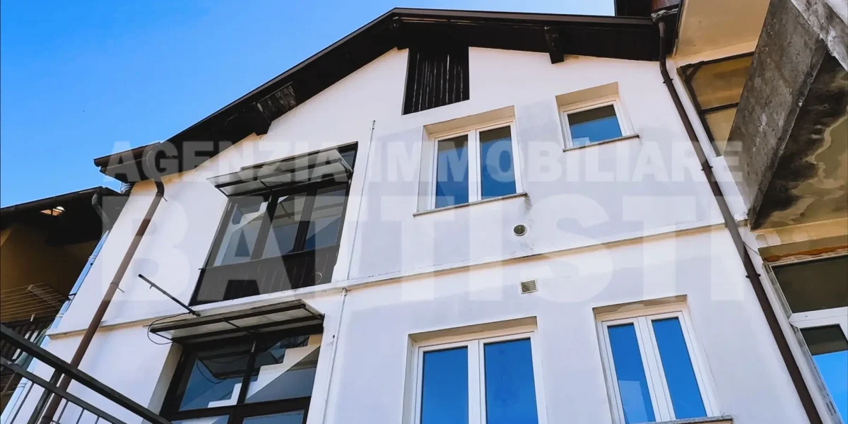 APPARTAMENTO ARREDATO CON GIARDINO