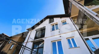 APPARTAMENTO ARREDATO CON GIARDINO