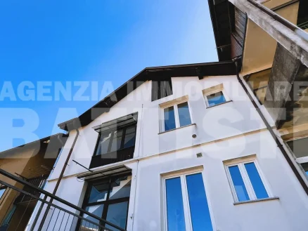 APPARTAMENTO ARREDATO CON GIARDINO