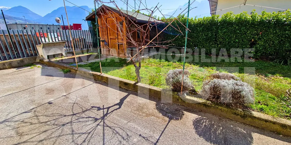 ALLOGGIO CON GIARDINO