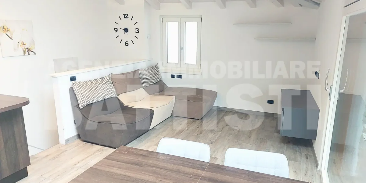 LUMINOSA PROPRIETÀ INDIPENDENTE