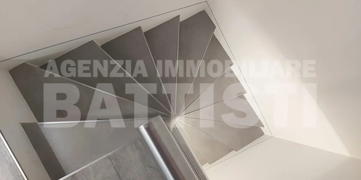 LUMINOSA PROPRIETÀ INDIPENDENTE