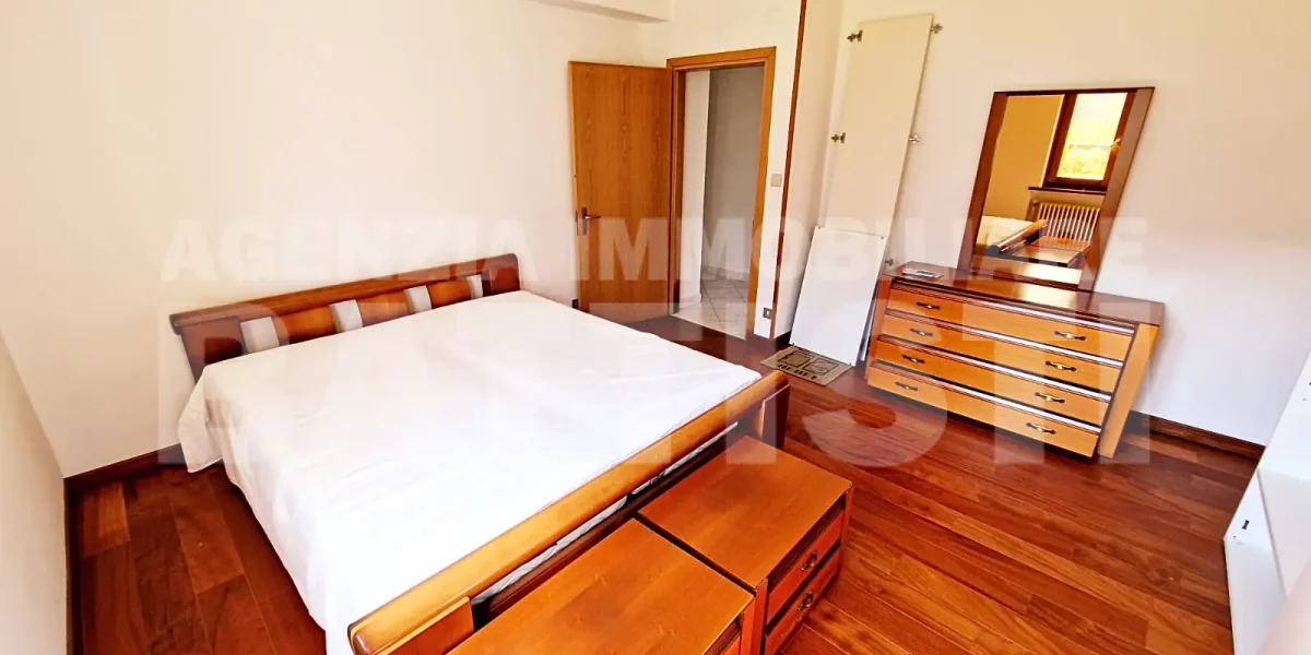 APPARTAMENTO CON TERRENO EDIFICABILE