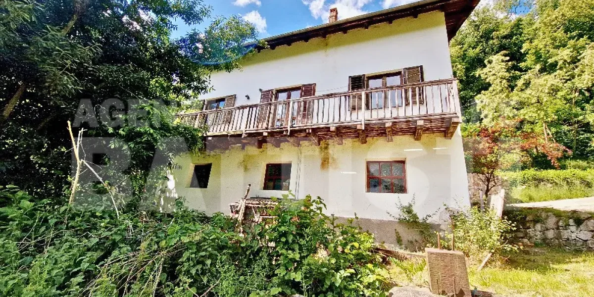 CASA INDIPENDENTE CON TERRENO