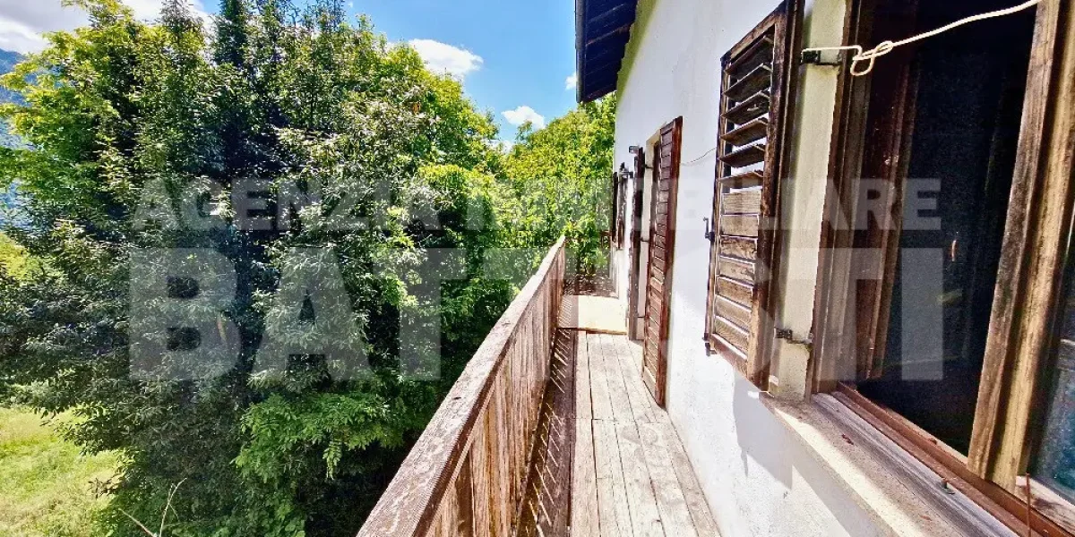 CASA INDIPENDENTE CON TERRENO
