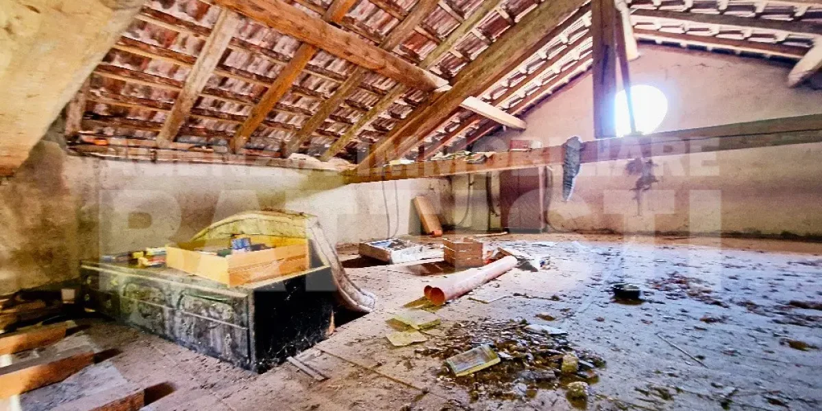 CASA INDIPENDENTE CON TERRENO