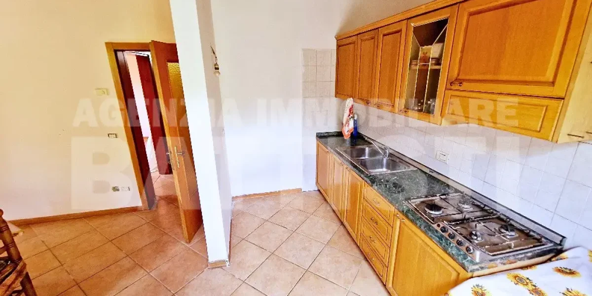 CASA INDIPENDENTE CON TERRENO
