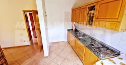 CASA INDIPENDENTE CON TERRENO